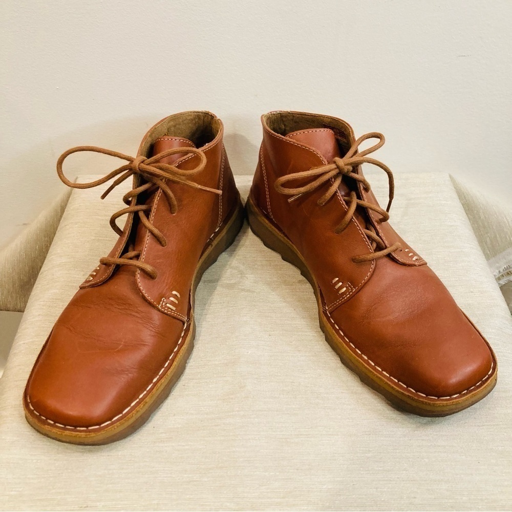 TIMBERLAND Sz 9 Leather Lace Up Square Toe Lug Rubber Sole Chukka Desert Boots